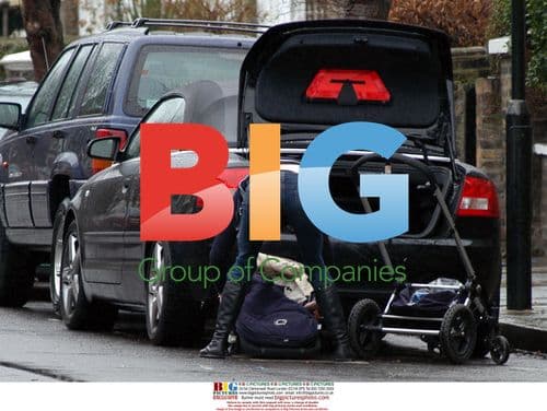 DJ Sara Cox struggles with shopping