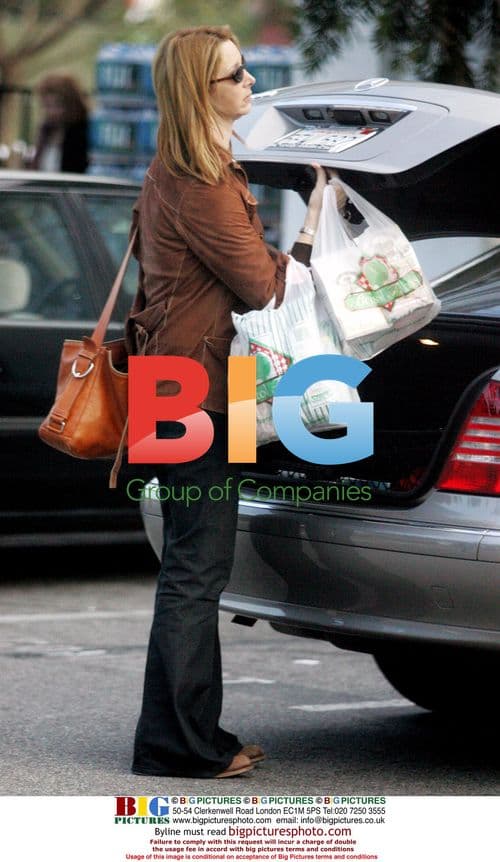 Lisa Kudrow Shopping in Beverly Hills