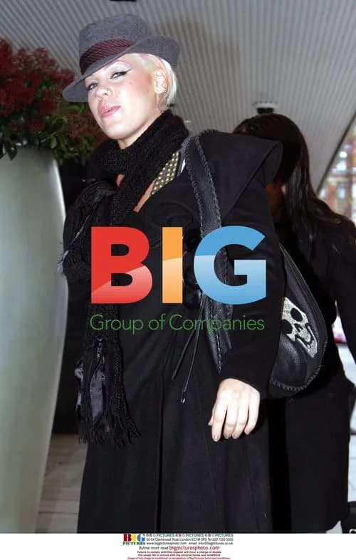 Pink returns to London hotel