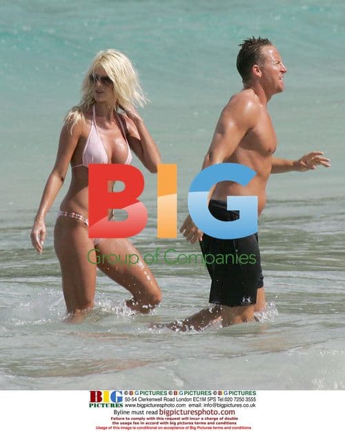 Victoria Silvstedt relaxes on the beach