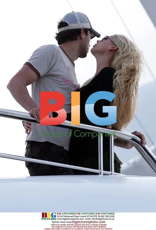 Kournikova and Iglesias on Yacht