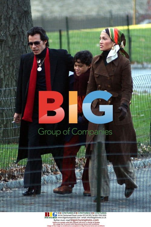 Jennifer Lopez and Marc Anthony on 'El Cantante' set