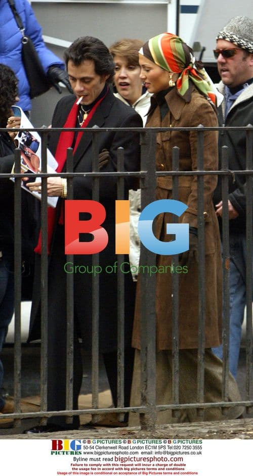 Jennifer Lopez and Marc Anthony on "El Cantante" set