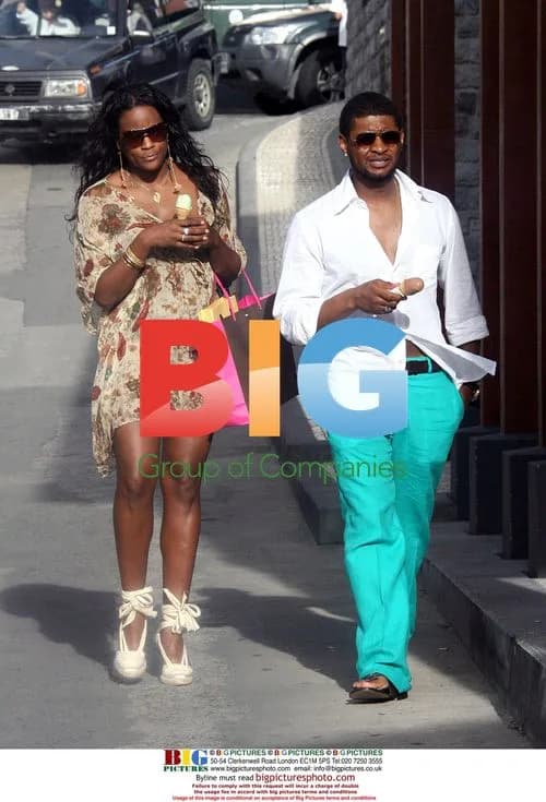 Usher and girlfriend shopping in St Barts