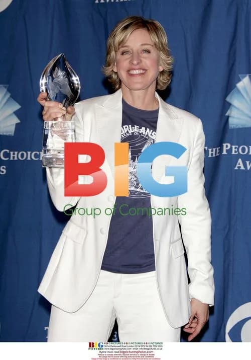 ELLEN DEGENERES at 32nd People's Choice Awards