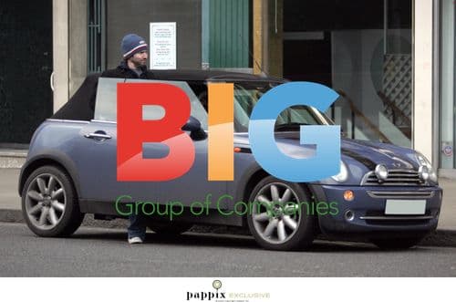 Scruffy James Blunt Leaves London Apple Store