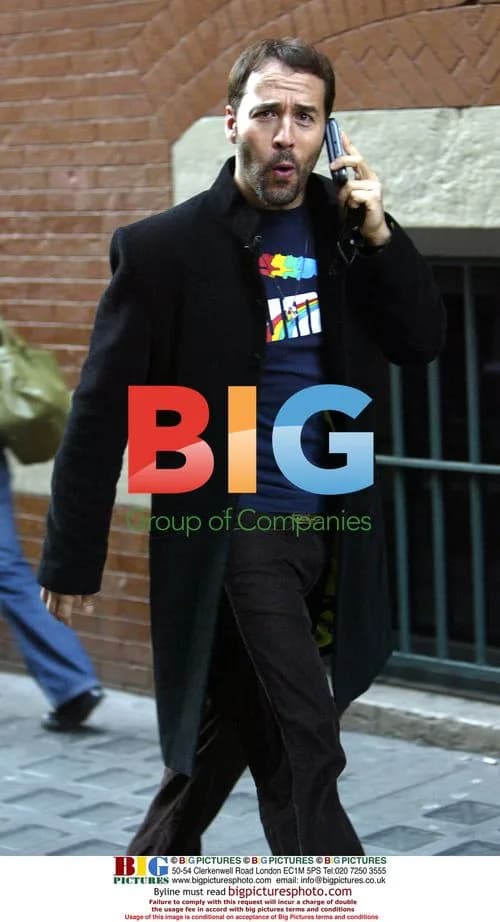 Jeremy Piven Walks Alone in Soho