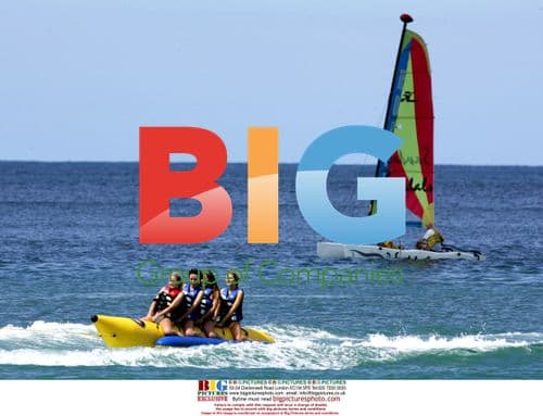 Glamour Girls on Banana Boat