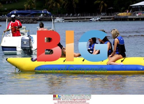 Glamour Girls on Banana Boat