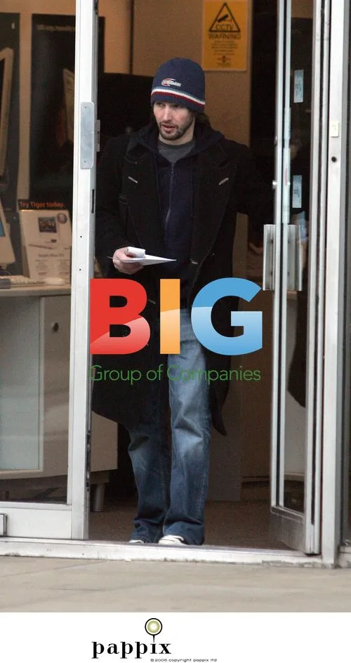 James Blunt leaves Apple store in North London