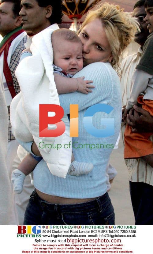 Britney Spears introduces baby son at Hindu temple