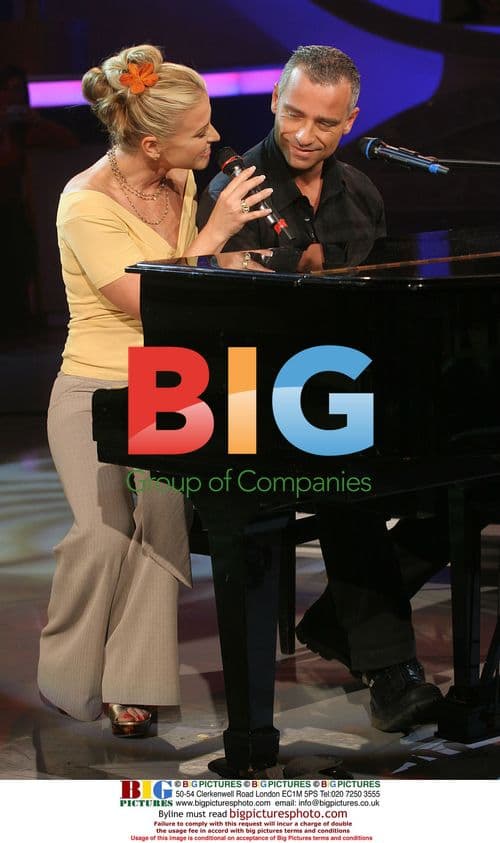 Anastacia and Eros Ramazzotti perform on 'Domenica In'