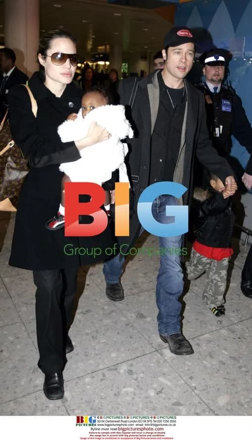 Angelina Jolie and Brad Pitt Arrive to Heathrow