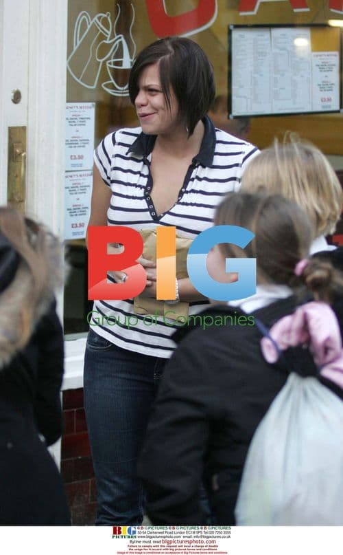 Jade Goody Mobbed By School Kids In Hertford