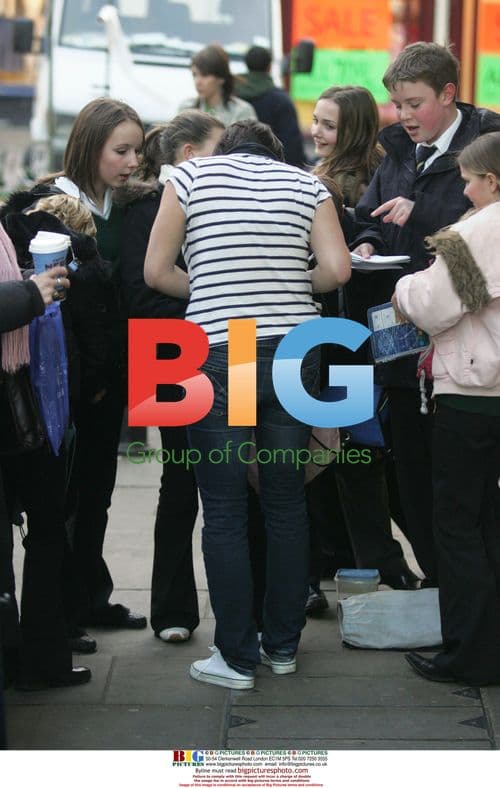 Jade Goody Mobbed by Fans in Hertford