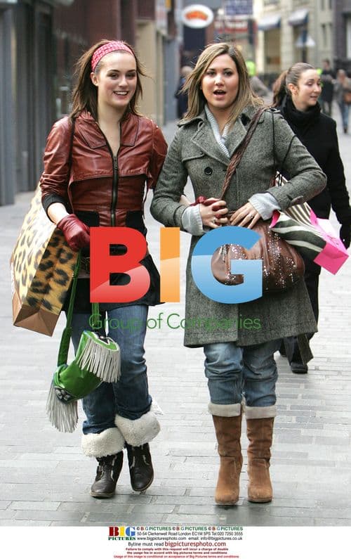 Hollyoaks stars Nicole and Sarah shop at Cricket