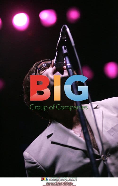 Oasis Performing in Stockholm