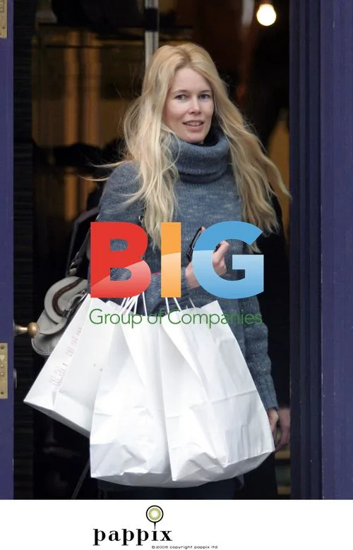 Claudia Schiffer Shopping in Notting Hill