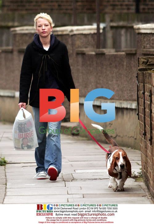 Sara Cox takes daughter and dog for morning errands