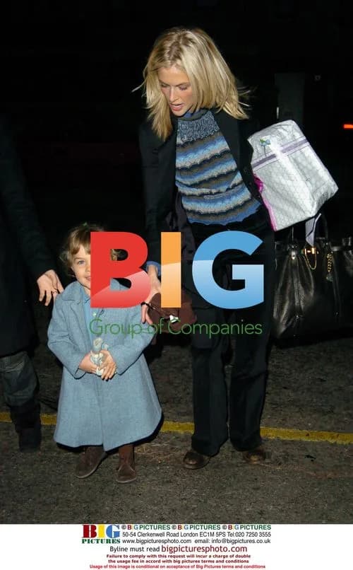 Donna Air arrives with kid to daughter's party