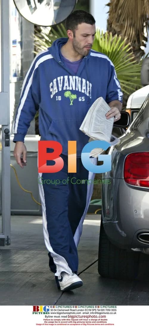 Ben Affleck Pumps Gas in Brentwood