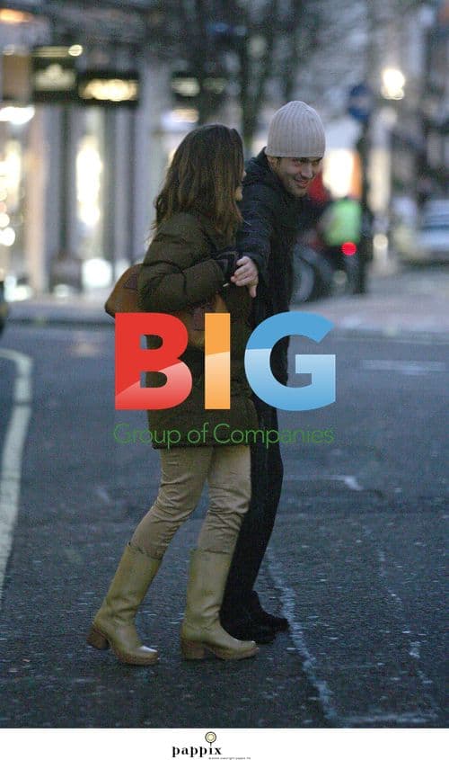 Joe Cole and Carly Zucker go jewellery shopping