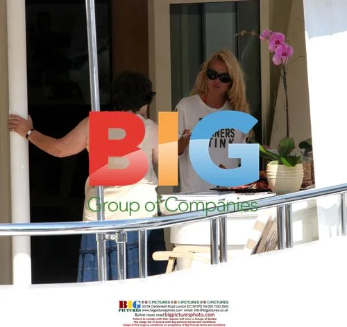 Pamela Anderson celebrates birthday on yacht