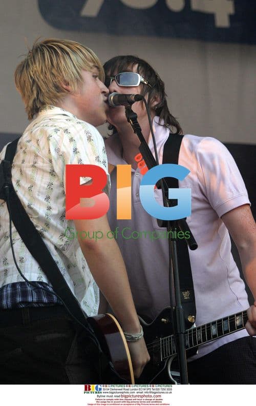 TOM and DANNY of MCFLY on stage