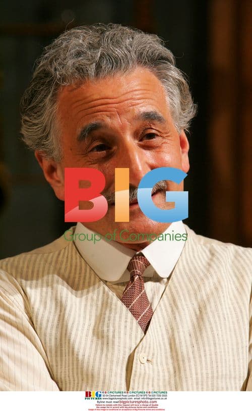 Rosamund Pike and Henry Goodman in "Performances"