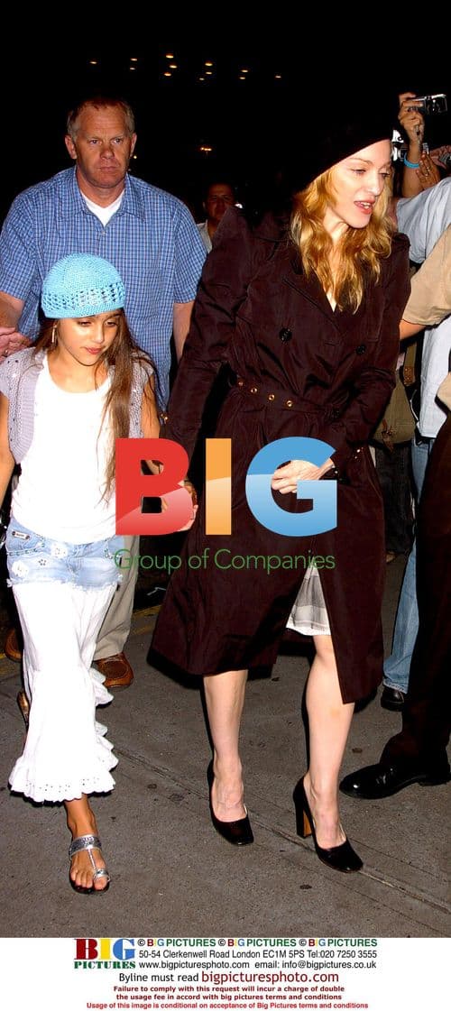 Madonna and family visit Kabbalah Center