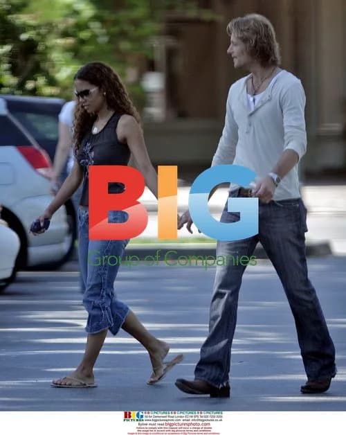 Halle Berry and Gabriel Aubry at Malibu Market