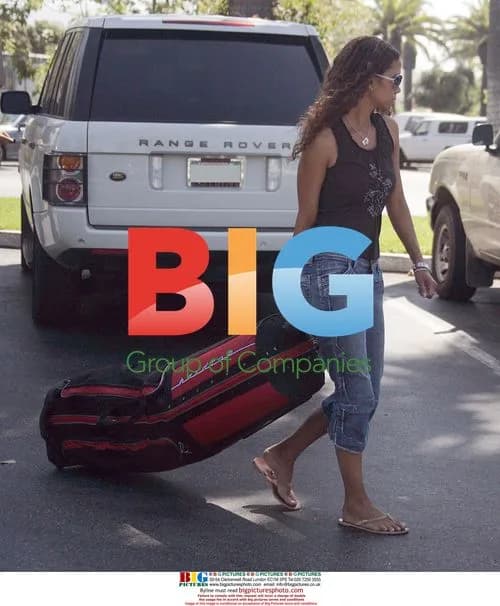 Halle Berry and Gabriel Aubry at Malibu Market