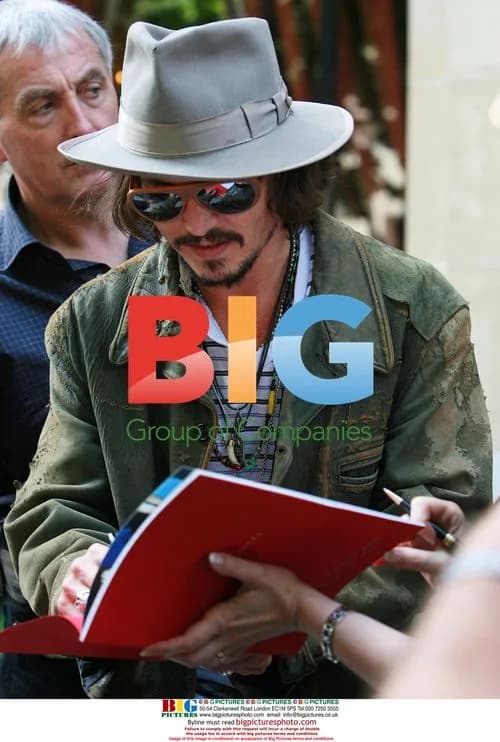 Johnny Depp Leaving Plaza Athenee Paris