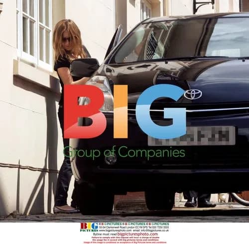 Geri Halliwell's Hybrid Car Test