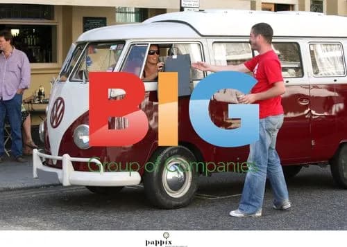 Sadie Frost picked up by friends in VW van