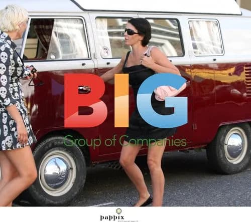 Sadie Frost picked up by friends in VW van