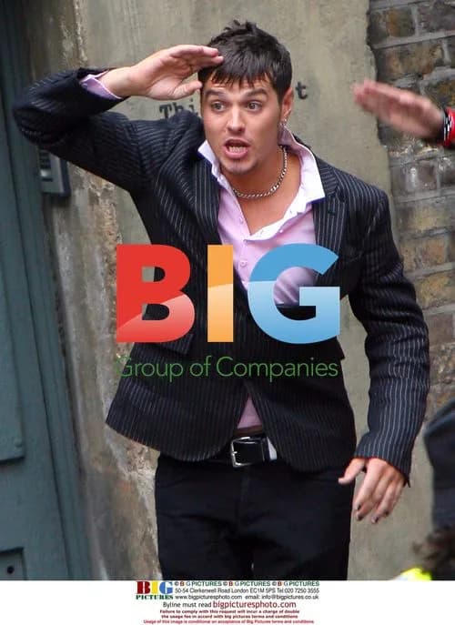 Matt Willis shoots video for 'Hey Kid'