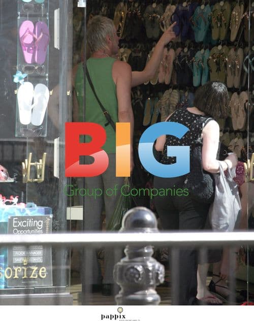 Paul Weller out with girlfriend Sami in London