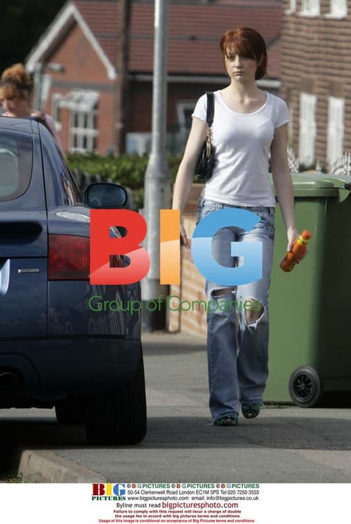 Nicola Roberts Leaves Parents' Home