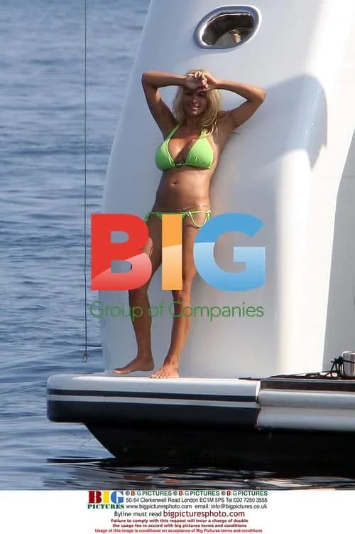 Pamela Anderson Yacht Dive