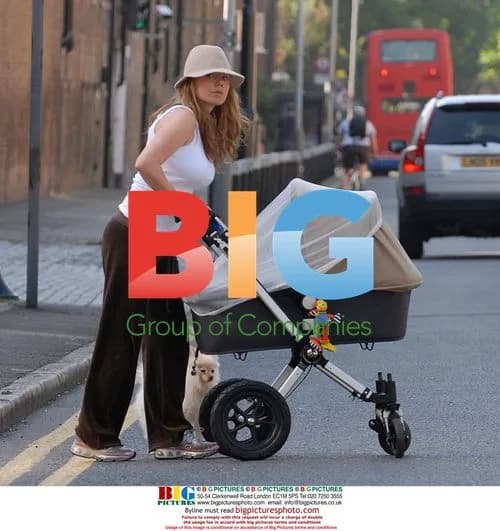 Geri Halliwell Takes Daughter Bluebell for a Walk