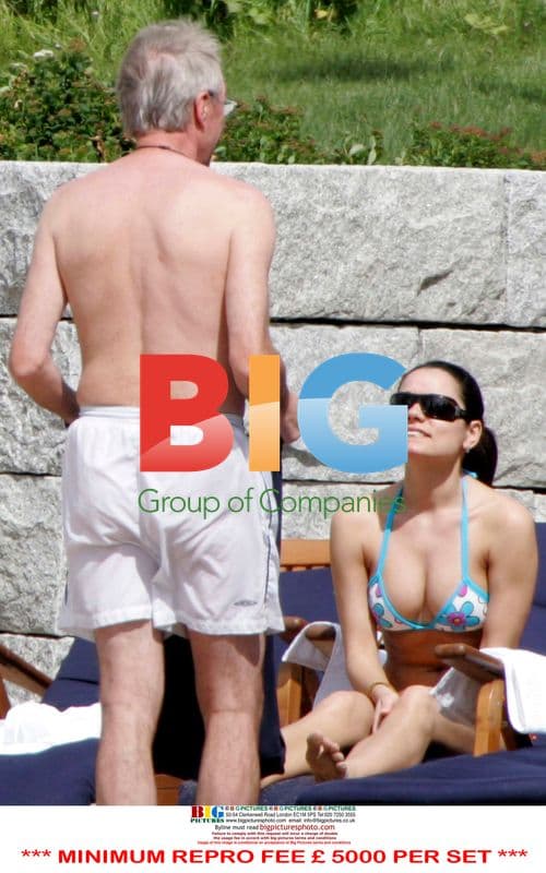 Sven Goran Eriksson with young beauties