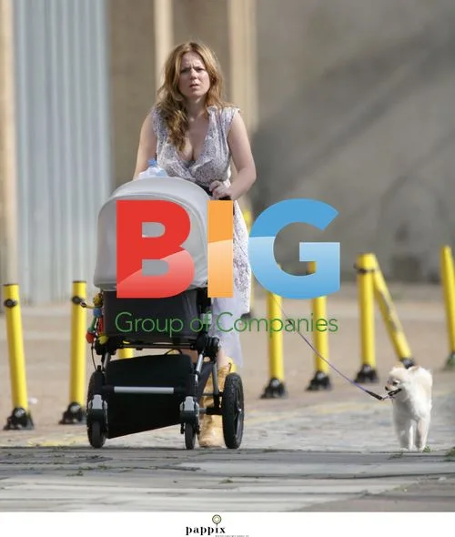 Geri Halliwell Out with Daughter