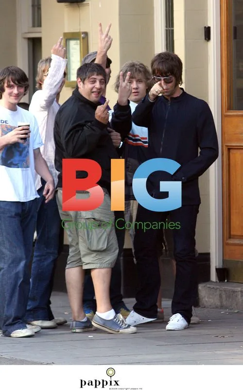 Oasis Frontman Liam Gallagher Mocks Street Cleaner
