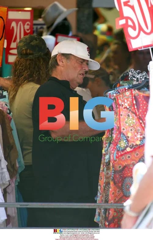 Jack Nicholson with daughters in St Tropez