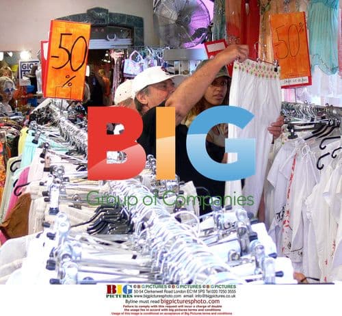 Jack Nicholson out with daughters in St. Tropez