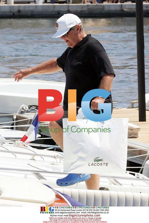 Jack Nicholson out with daughters in St. Tropez