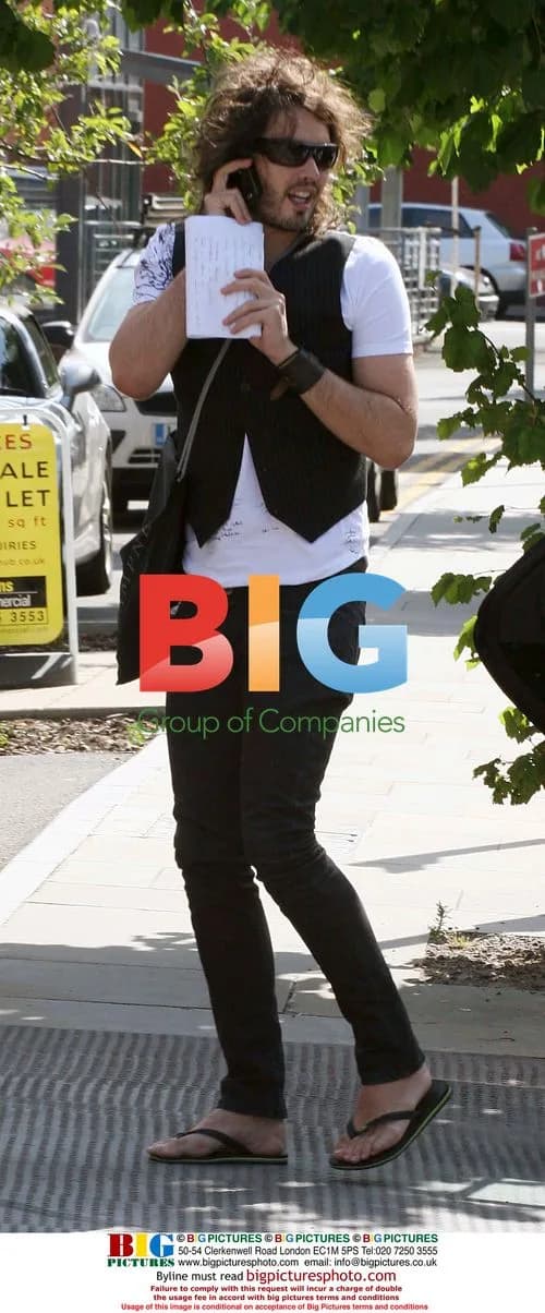 Russell Brand looking for rental