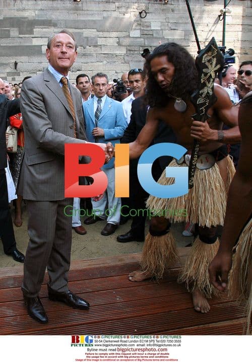 Paris Mayor Opens Artificial Beach