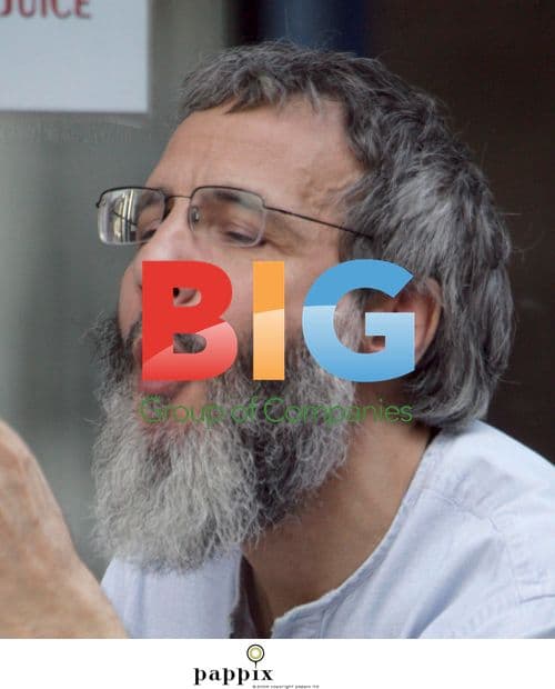 Cat Stevens and wife at Lebanese restaurant